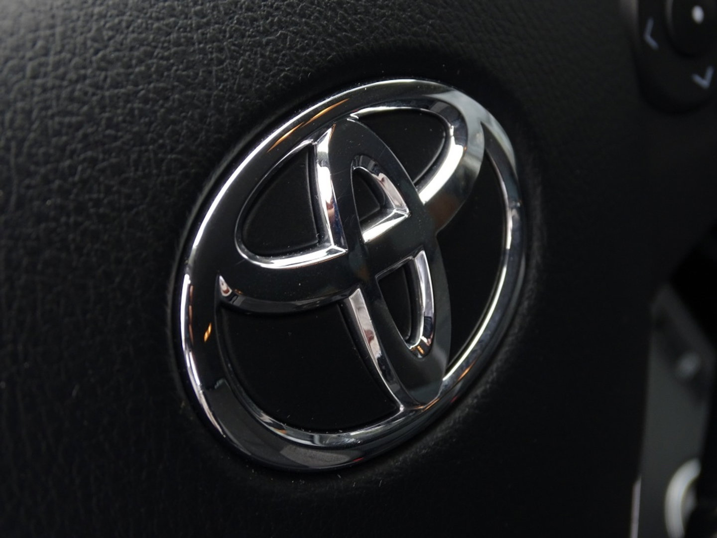 Toyota Auris Touring Sports 1.8 Hybrid 136PK / Dynamic Edit. / trekhaak / LED