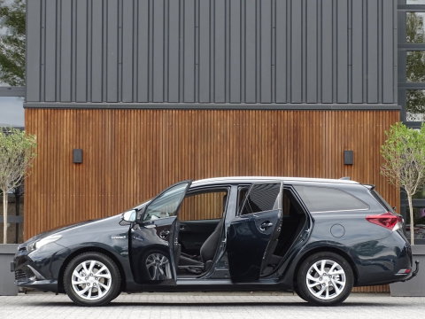 Toyota Auris Touring Sports 1.8 Hybrid 136PK / Dynamic Edit. / trekhaak / LED