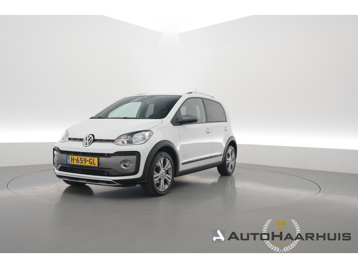 Volkswagen up! 1.0 TSI BMT Cross Up! | RIJKLAAR !! | Cruise Control | PDC+A | Stoelverw. | Bluetooth | 16''