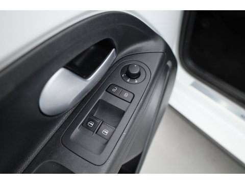 Volkswagen up! 1.0 TSI BMT Cross Up! | RIJKLAAR !! | Cruise Control | PDC+A | Stoelverw. | Bluetooth | 16''