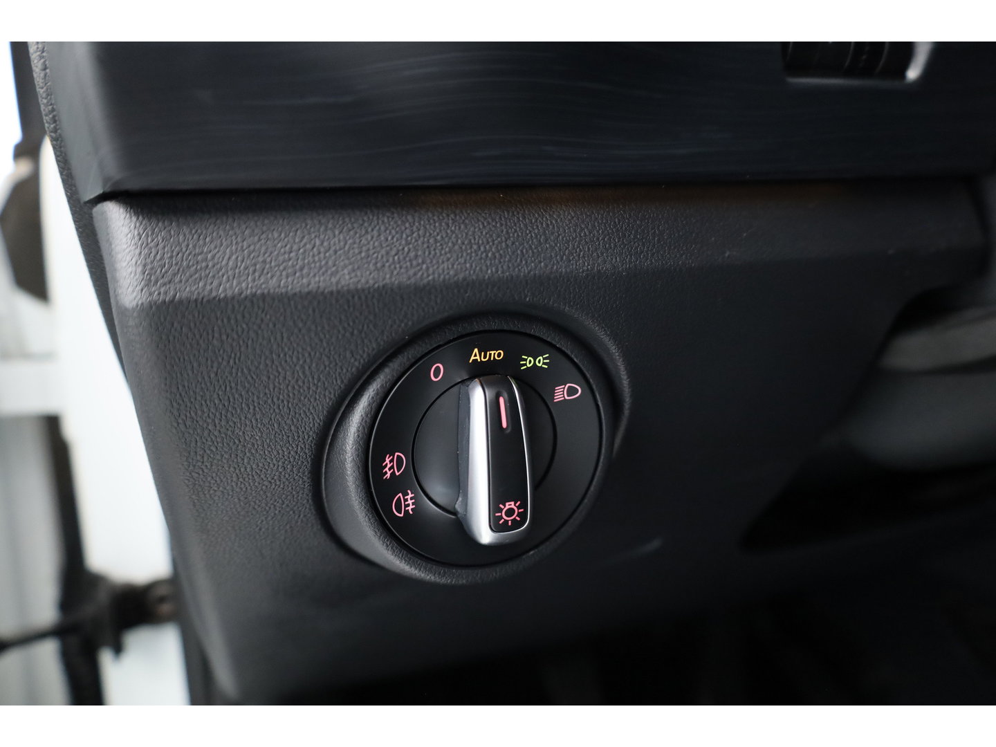 Volkswagen up! 1.0 TSI BMT Cross Up! | RIJKLAAR !! | Cruise Control | PDC+A | Stoelverw. | Bluetooth | 16''