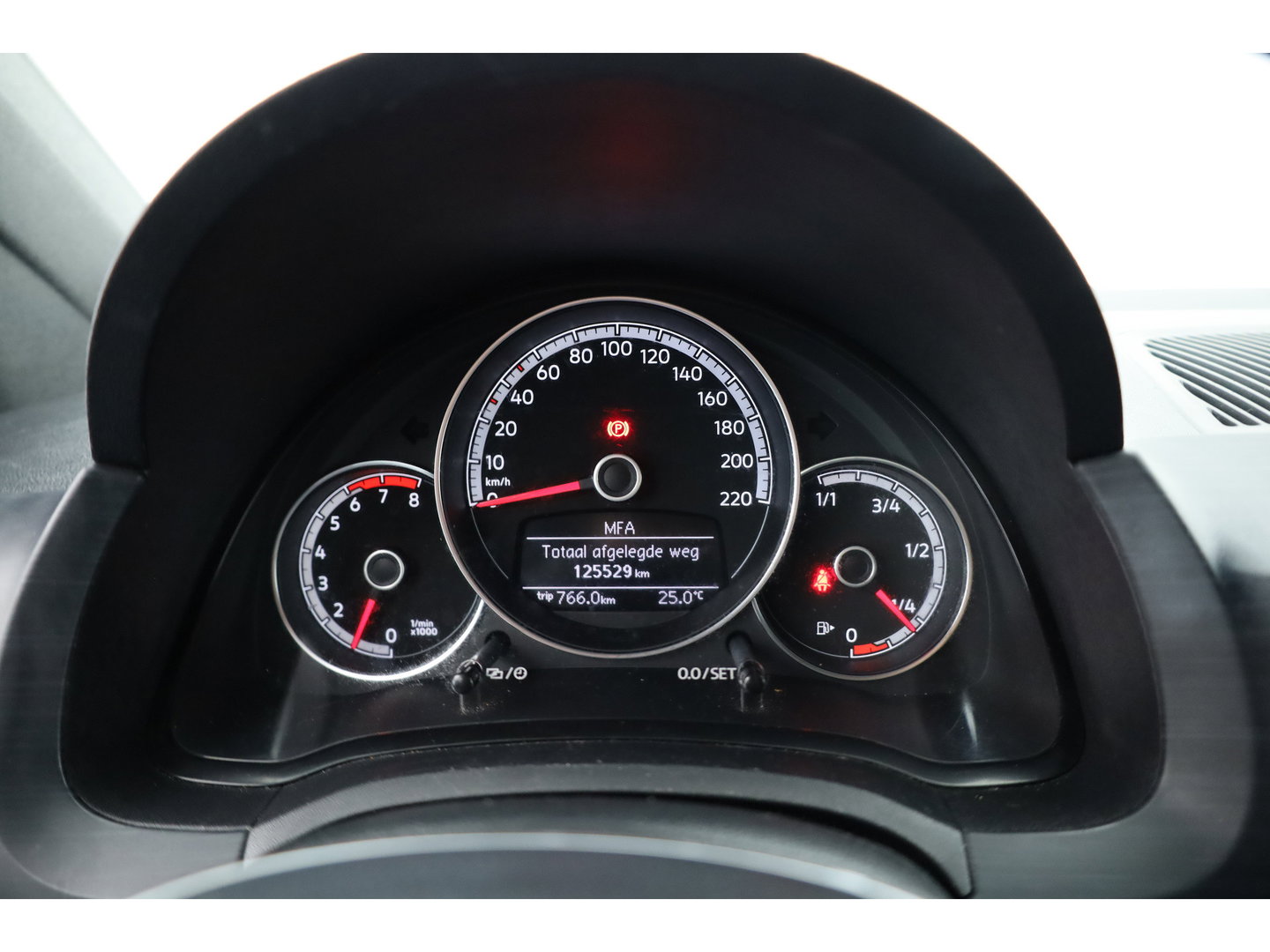 Volkswagen up! 1.0 TSI BMT Cross Up! | RIJKLAAR !! | Cruise Control | PDC+A | Stoelverw. | Bluetooth | 16''