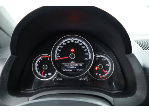 Volkswagen up! 1.0 TSI BMT Cross Up! | RIJKLAAR !! | Cruise Control | PDC+A | Stoelverw. | Bluetooth | 16''