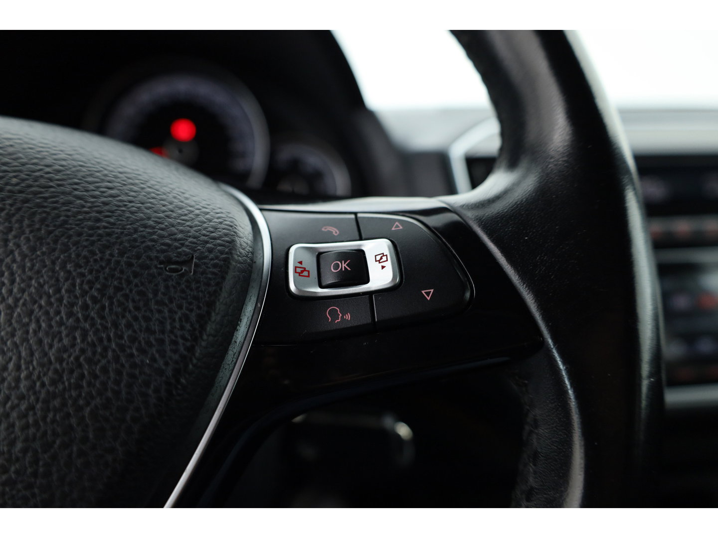 Volkswagen up! 1.0 TSI BMT Cross Up! | RIJKLAAR !! | Cruise Control | PDC+A | Stoelverw. | Bluetooth | 16''