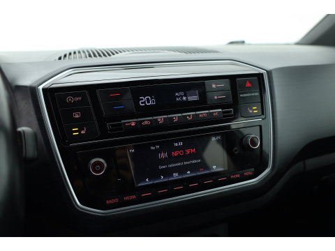 Volkswagen up! 1.0 TSI BMT Cross Up! | RIJKLAAR !! | Cruise Control | PDC+A | Stoelverw. | Bluetooth | 16''