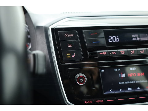 Volkswagen up! 1.0 TSI BMT Cross Up! | RIJKLAAR !! | Cruise Control | PDC+A | Stoelverw. | Bluetooth | 16''