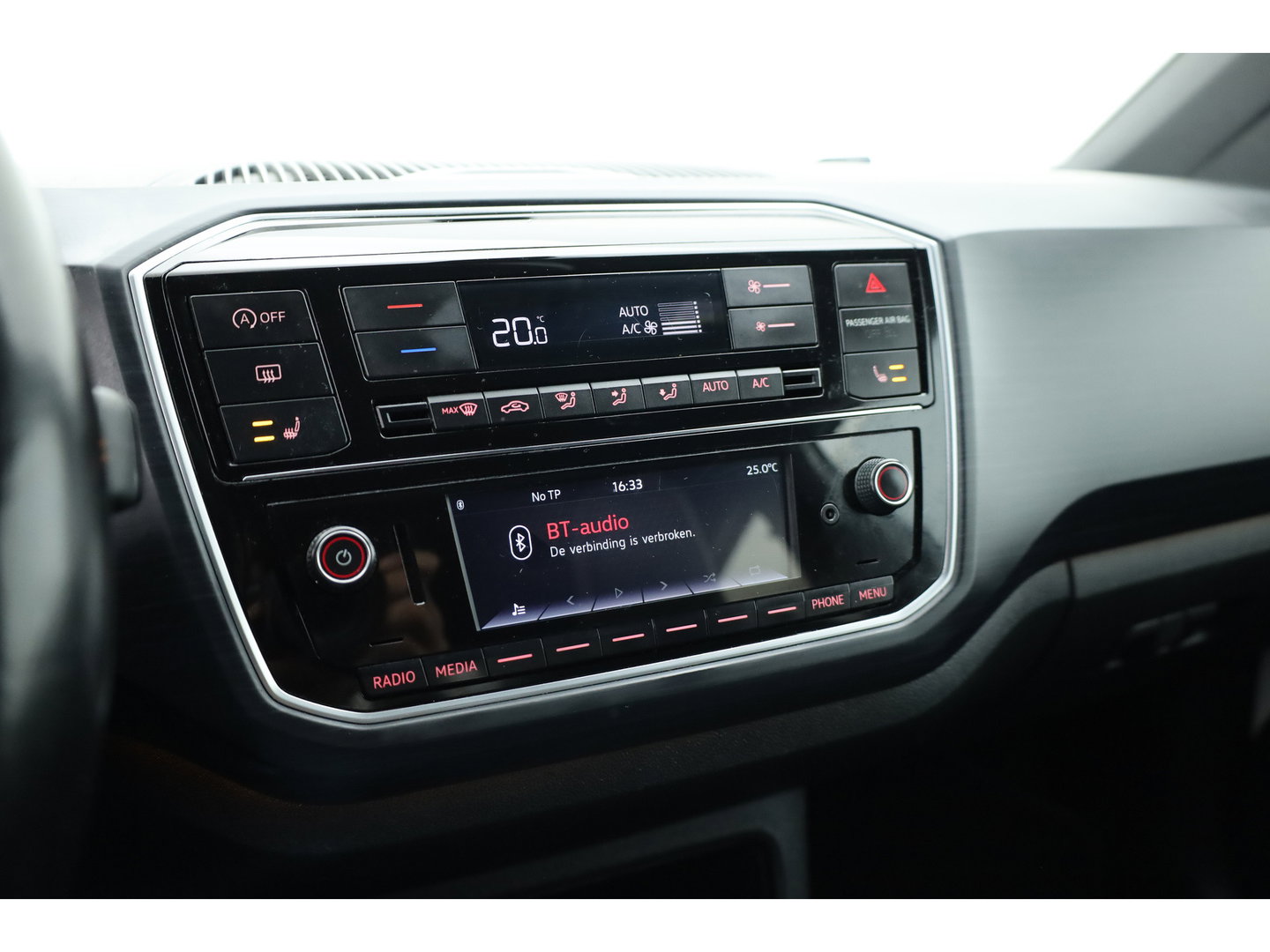 Volkswagen up! 1.0 TSI BMT Cross Up! | RIJKLAAR !! | Cruise Control | PDC+A | Stoelverw. | Bluetooth | 16''