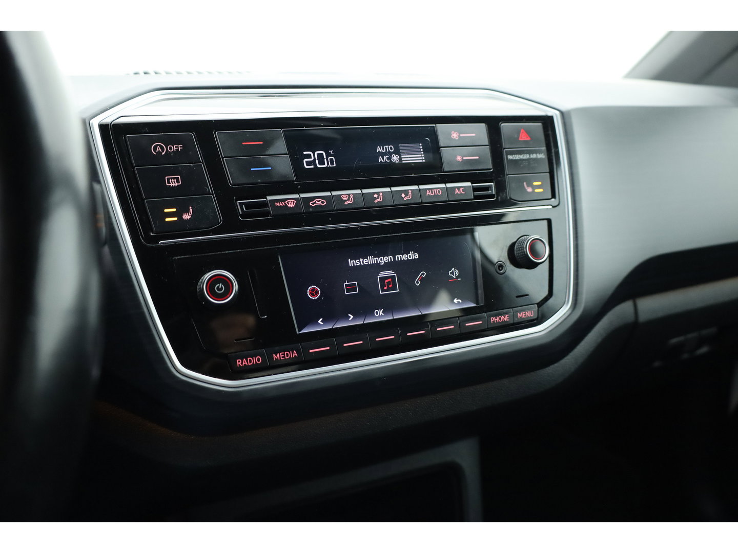 Volkswagen up! 1.0 TSI BMT Cross Up! | RIJKLAAR !! | Cruise Control | PDC+A | Stoelverw. | Bluetooth | 16''