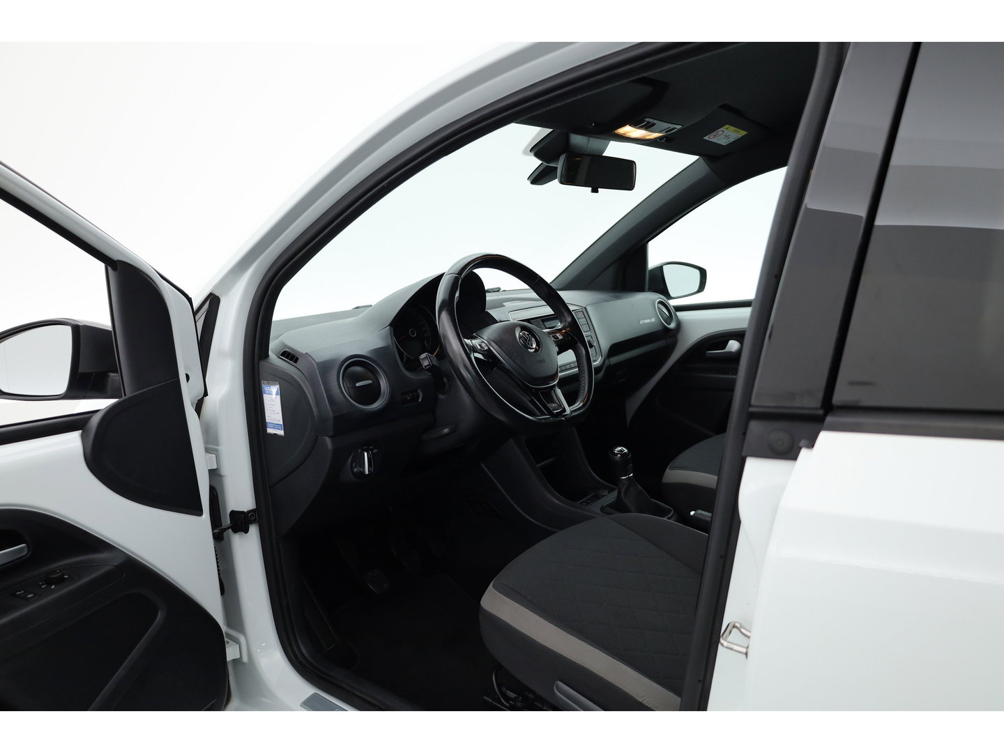 Volkswagen up! 1.0 TSI BMT Cross Up! | RIJKLAAR !! | Cruise Control | PDC+A | Stoelverw. | Bluetooth | 16''