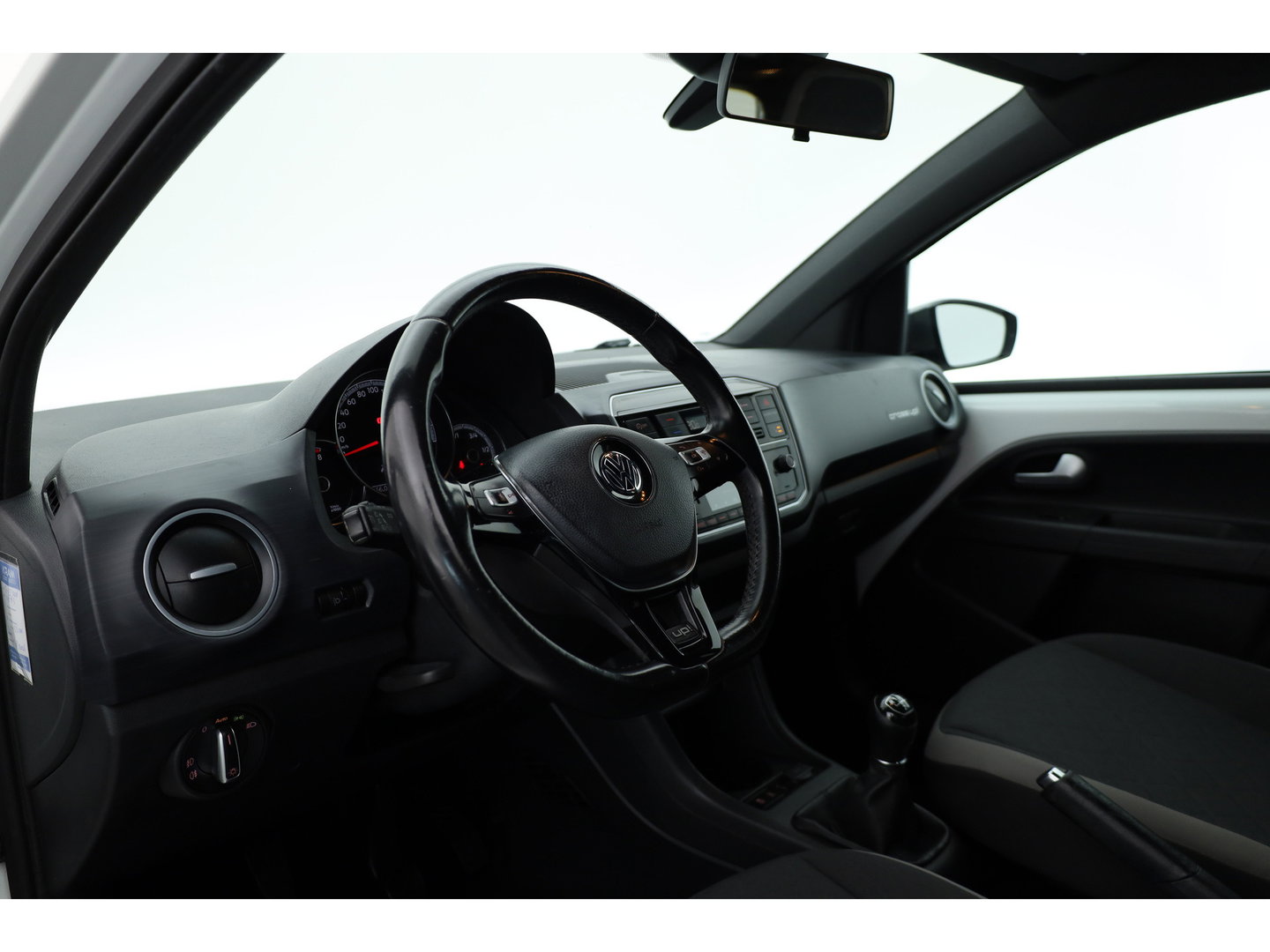Volkswagen up! 1.0 TSI BMT Cross Up! | RIJKLAAR !! | Cruise Control | PDC+A | Stoelverw. | Bluetooth | 16''