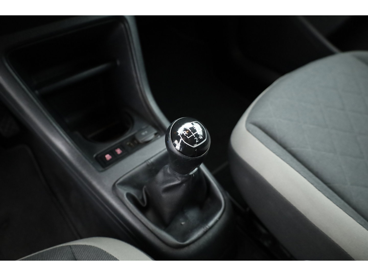 Volkswagen up! 1.0 TSI BMT Cross Up! | RIJKLAAR !! | Cruise Control | PDC+A | Stoelverw. | Bluetooth | 16''