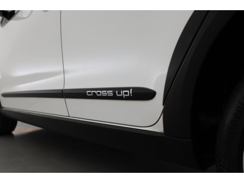Volkswagen up! 1.0 TSI BMT Cross Up! | RIJKLAAR !! | Cruise Control | PDC+A | Stoelverw. | Bluetooth | 16''