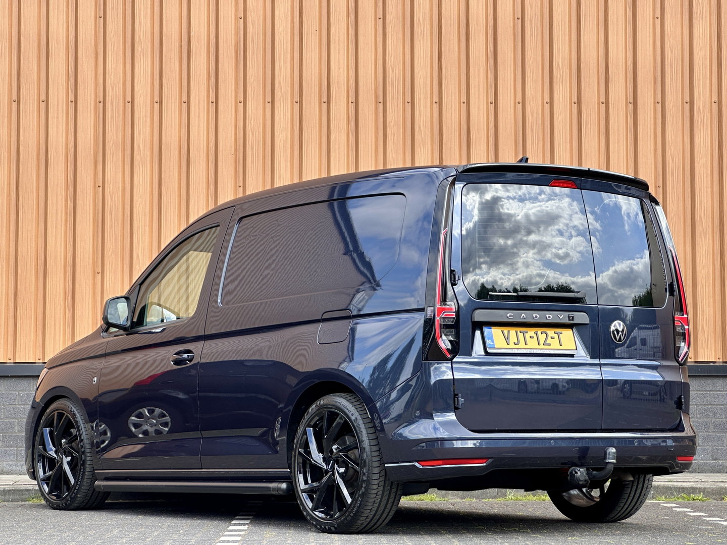 Volkswagen Caddy Cargo 2.0 TDI | ACC | Achteruitrijcamera | Parkeersensoren | Apple Carplay | Android Auto | Keyless | Verlaagd | LED |