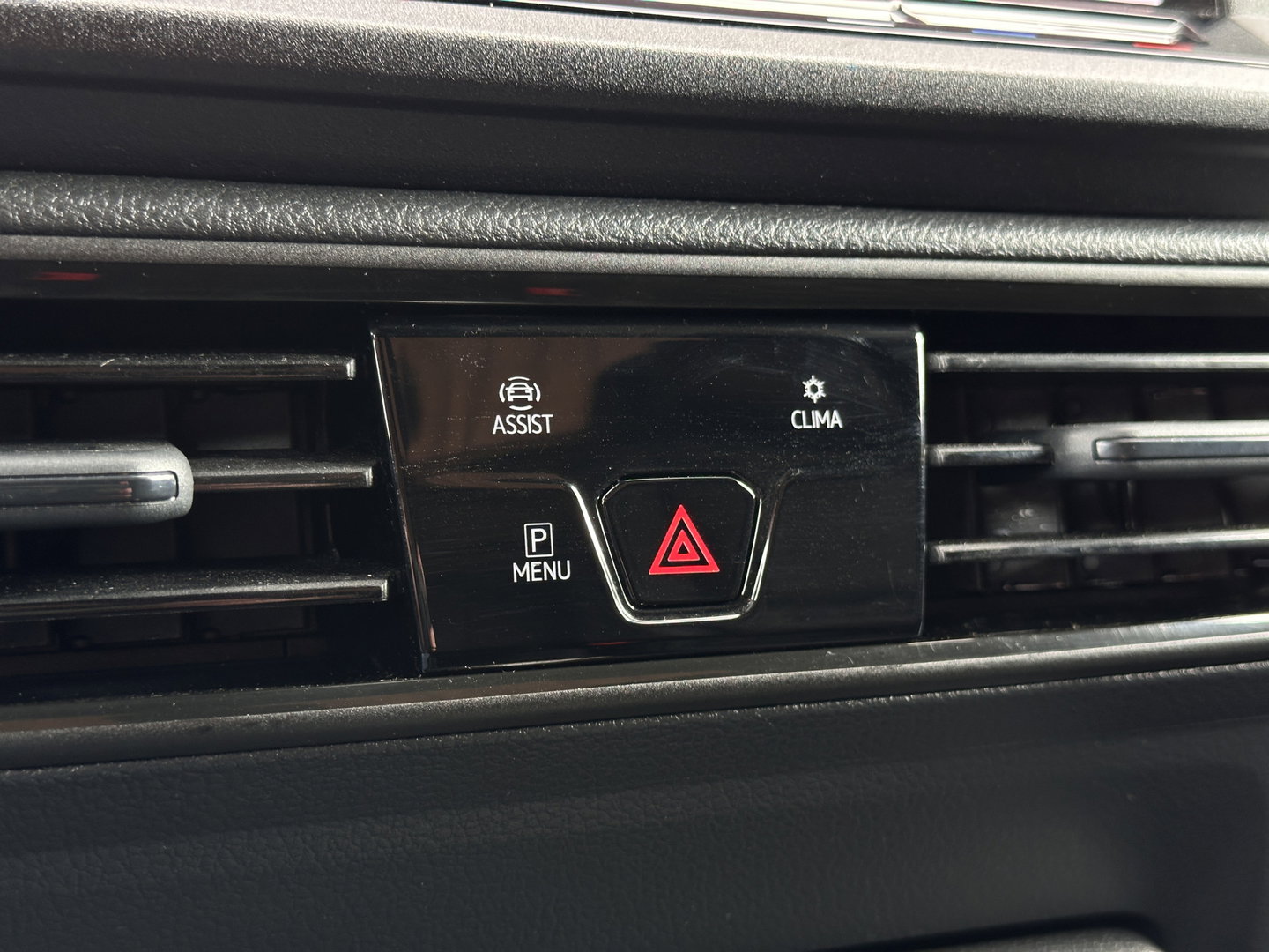 Volkswagen Caddy Cargo 2.0 TDI | ACC | Achteruitrijcamera | Parkeersensoren | Apple Carplay | Android Auto | Keyless | Verlaagd | LED |