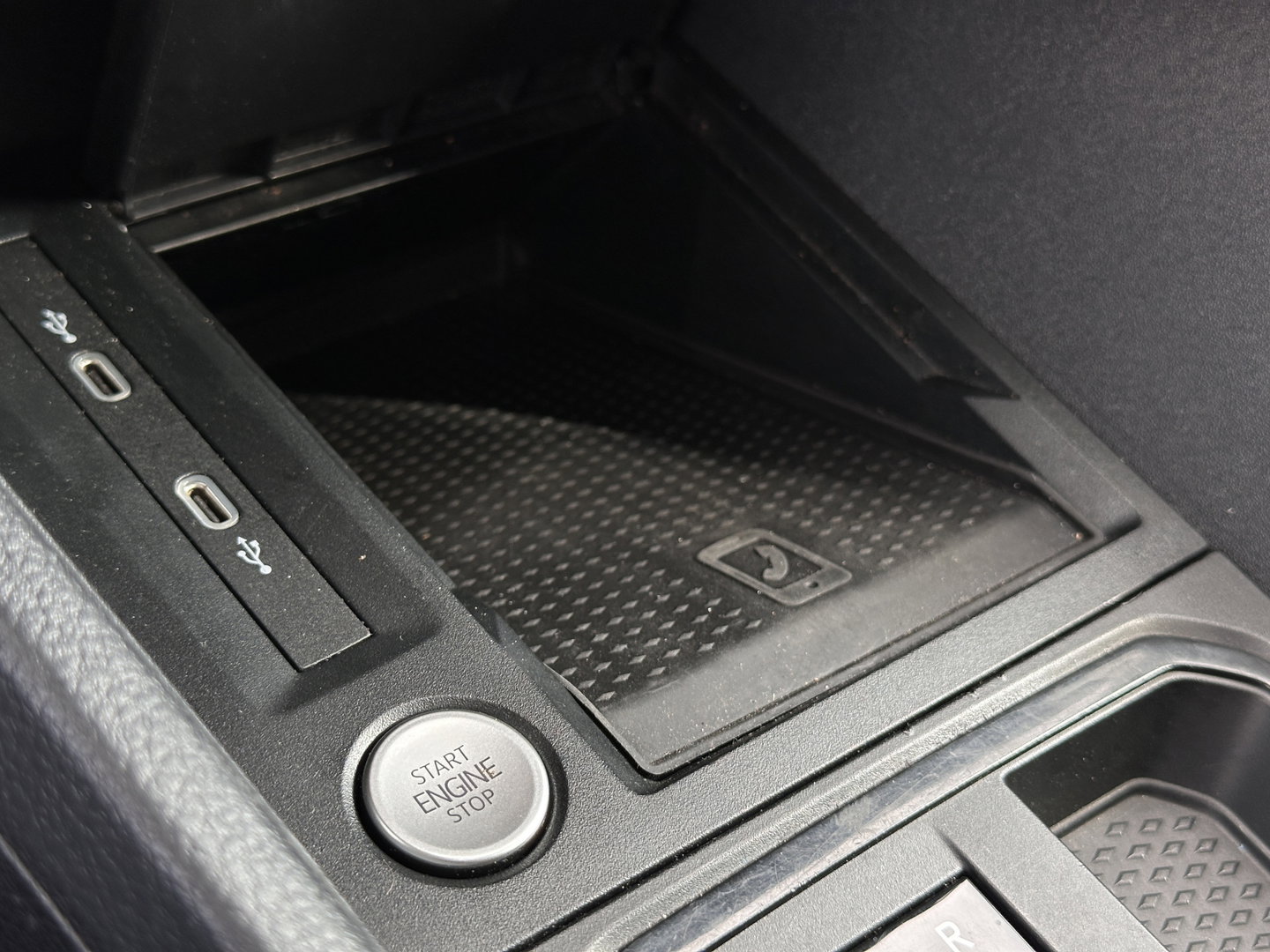 Volkswagen Caddy Cargo 2.0 TDI | ACC | Achteruitrijcamera | Parkeersensoren | Apple Carplay | Android Auto | Keyless | Verlaagd | LED |