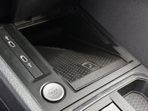 Volkswagen Caddy Cargo 2.0 TDI | ACC | Achteruitrijcamera | Parkeersensoren | Apple Carplay | Android Auto | Keyless | Verlaagd | LED |
