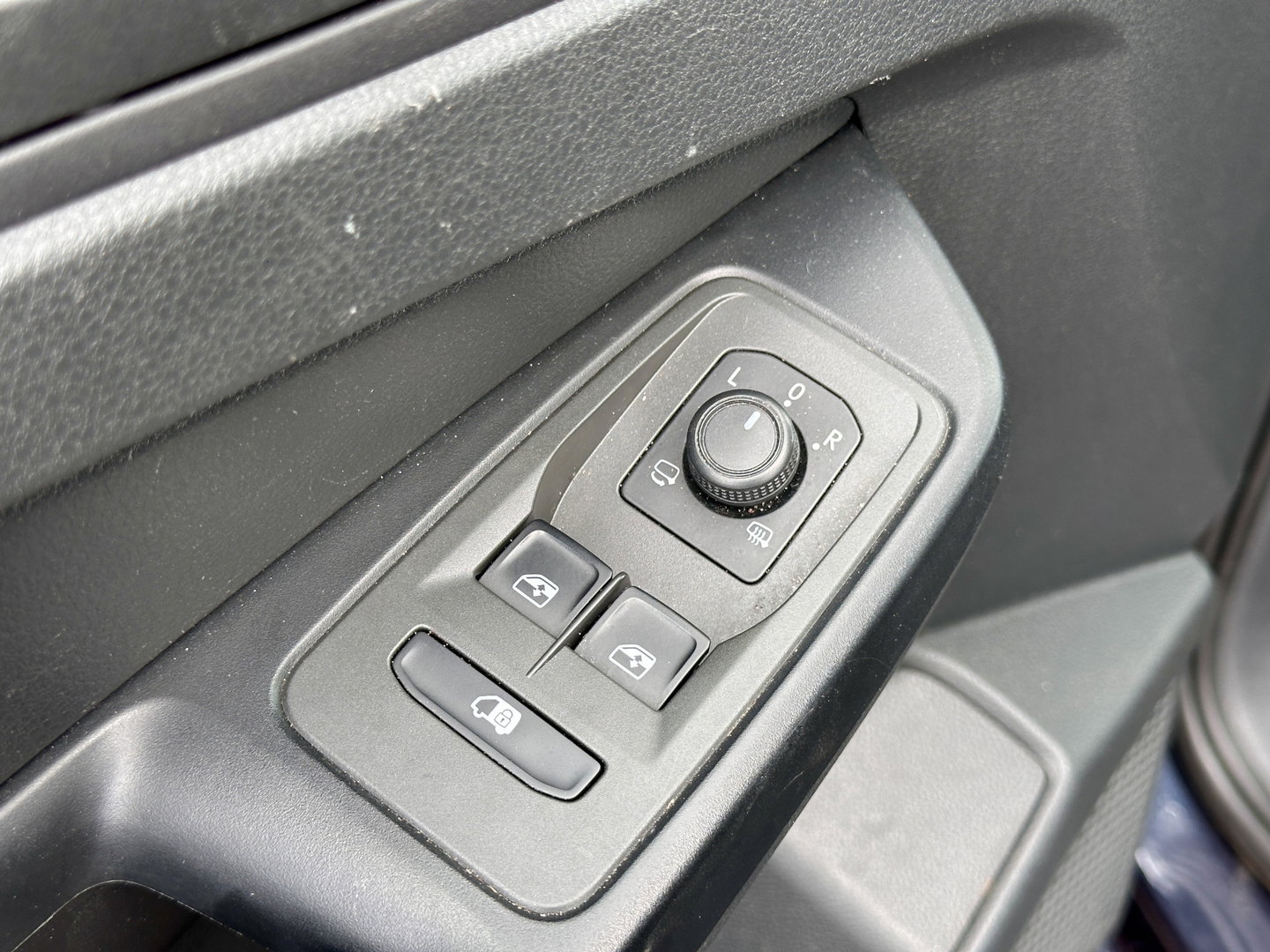 Volkswagen Caddy Cargo 2.0 TDI | ACC | Achteruitrijcamera | Parkeersensoren | Apple Carplay | Android Auto | Keyless | Verlaagd | LED |