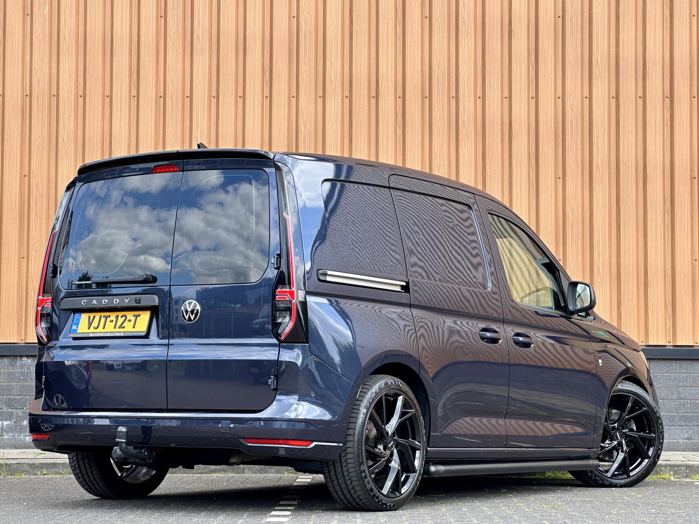 Volkswagen Caddy Cargo 2.0 TDI | ACC | Achteruitrijcamera | Parkeersensoren | Apple Carplay | Android Auto | Keyless | Verlaagd | LED |