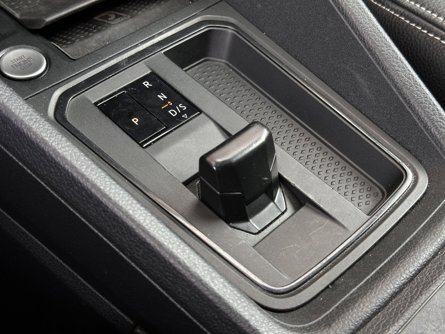 Volkswagen Caddy Cargo 2.0 TDI | ACC | Achteruitrijcamera | Parkeersensoren | Apple Carplay | Android Auto | Keyless | Verlaagd | LED |
