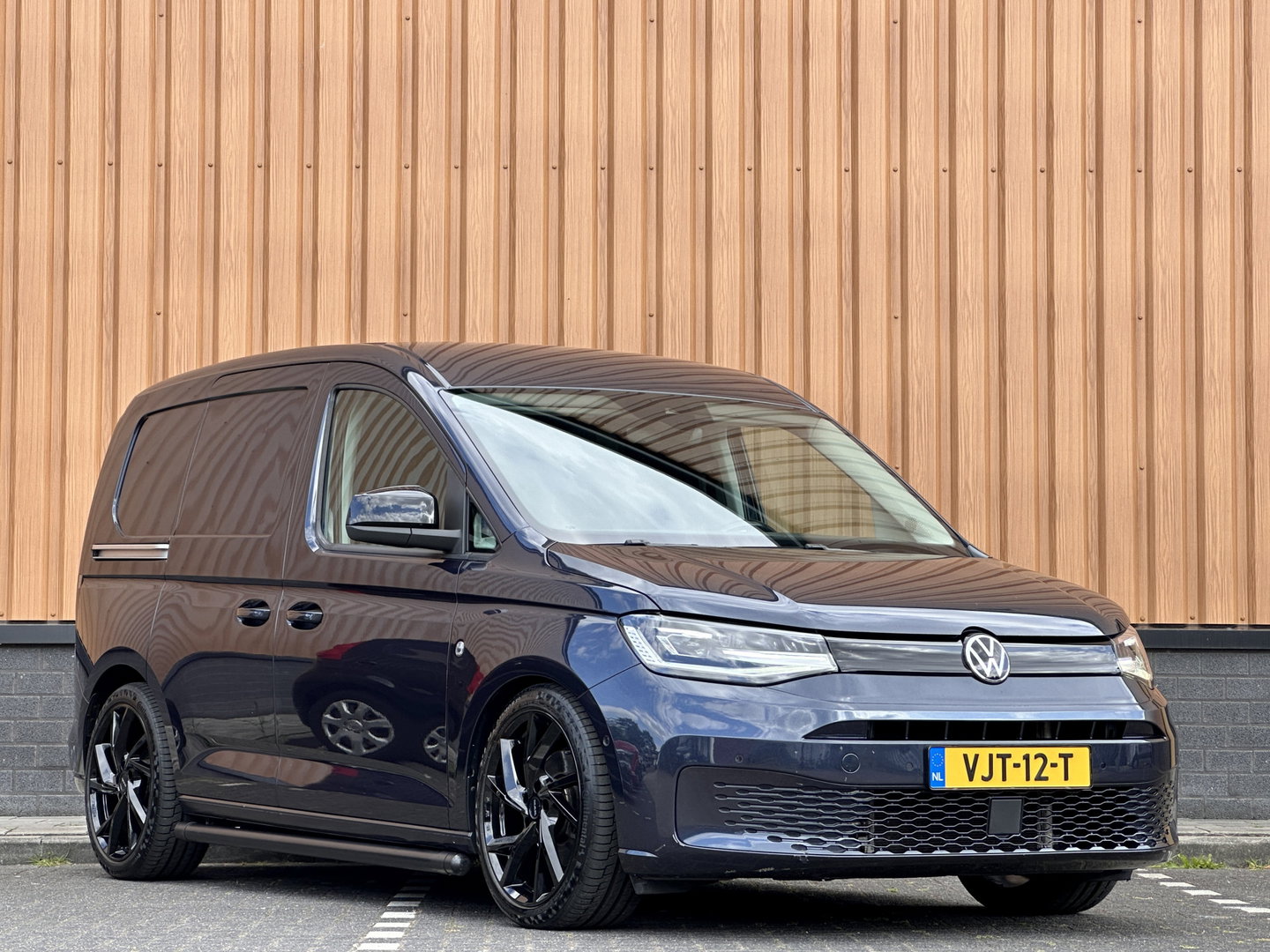 Volkswagen Caddy Cargo 2.0 TDI | ACC | Achteruitrijcamera | Parkeersensoren | Apple Carplay | Android Auto | Keyless | Verlaagd | LED |