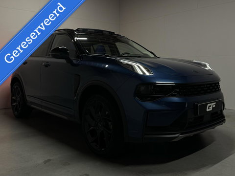 Lynk & Co 01 1.5 Plug-in Black Edition Pano Sfeer. CarPlay 360° Trekh.