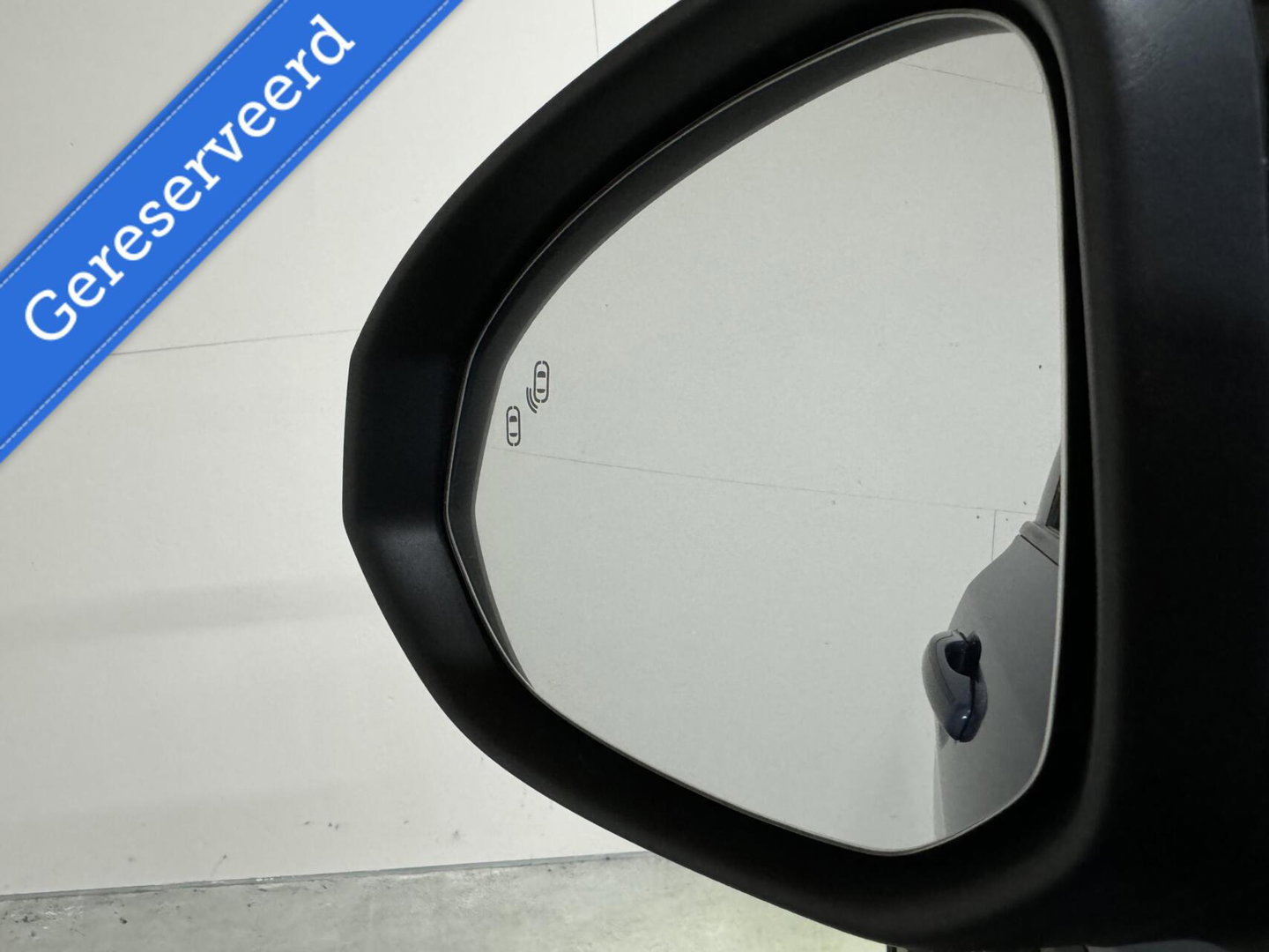 Lynk & Co 01 1.5 Plug-in Black Edition Pano Sfeer. CarPlay 360° Trekh.