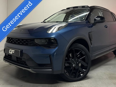 Lynk & Co 01 1.5 Plug-in Black Edition Pano Sfeer. CarPlay 360° Trekh.