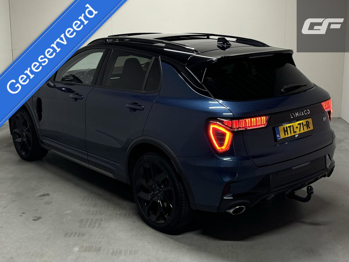 Lynk & Co 01 1.5 Plug-in Black Edition Pano Sfeer. CarPlay 360° Trekh.