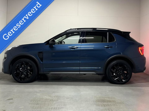 Lynk & Co 01 1.5 Plug-in Black Edition Pano Sfeer. CarPlay 360° Trekh.