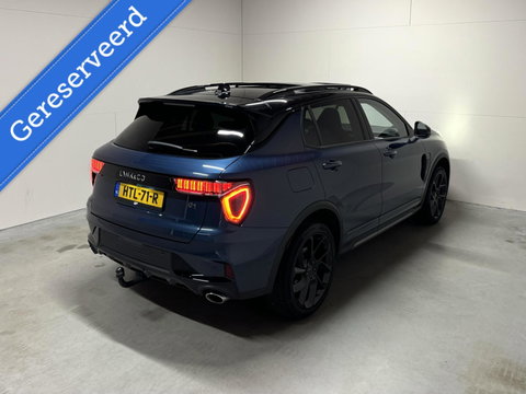 Lynk & Co 01 1.5 Plug-in Black Edition Pano Sfeer. CarPlay 360° Trekh.