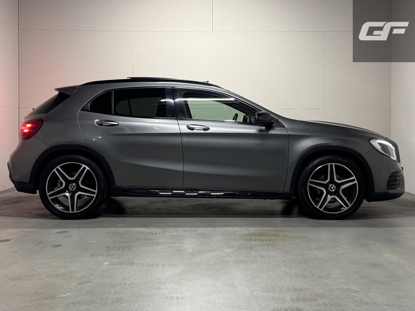 Mercedes-Benz GLA AMG Pano Clima Camera Cruise NAP