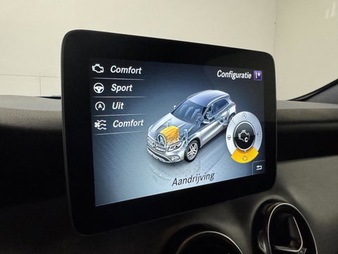 Mercedes-Benz GLA AMG Pano Clima Camera Cruise NAP
