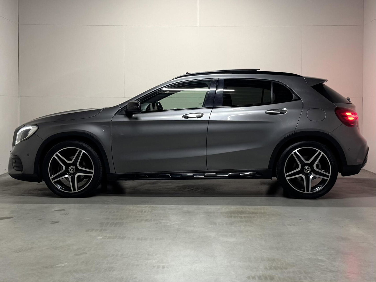 Mercedes-Benz GLA AMG Pano Clima Camera Cruise NAP