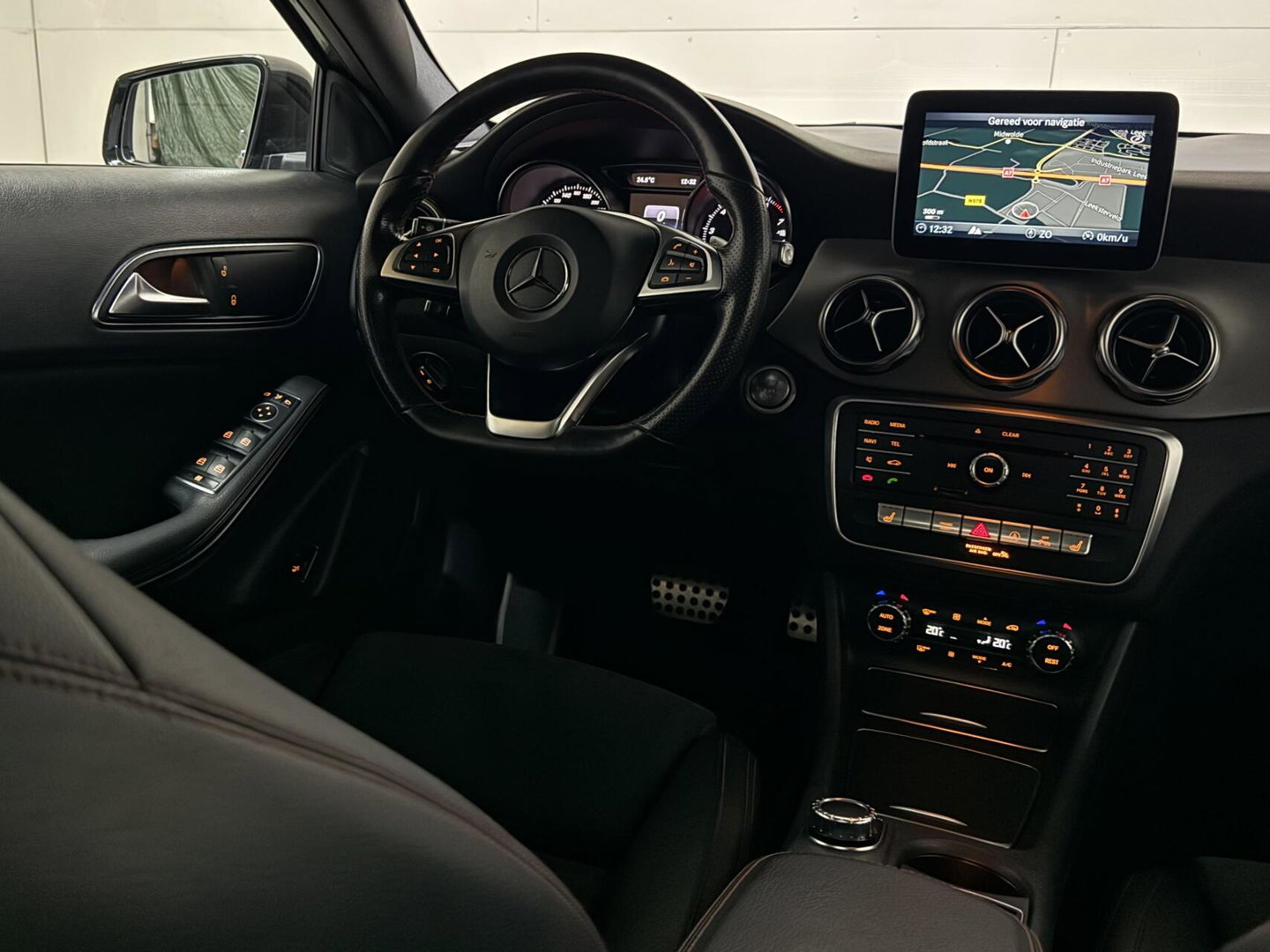 Mercedes-Benz GLA AMG Pano Clima Camera Cruise NAP