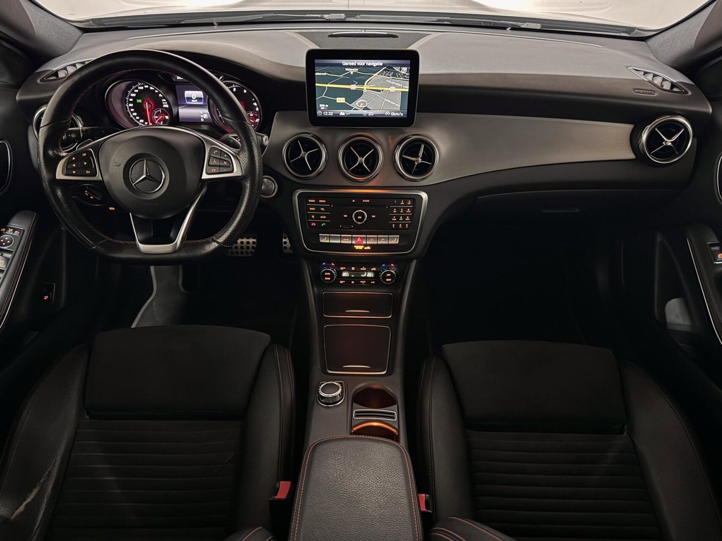 Mercedes-Benz GLA AMG Pano Clima Camera Cruise NAP