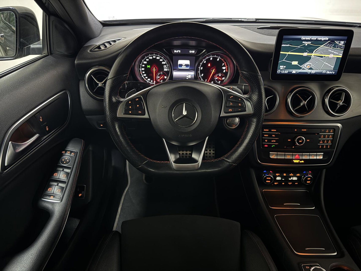 Mercedes-Benz GLA AMG Pano Clima Camera Cruise NAP