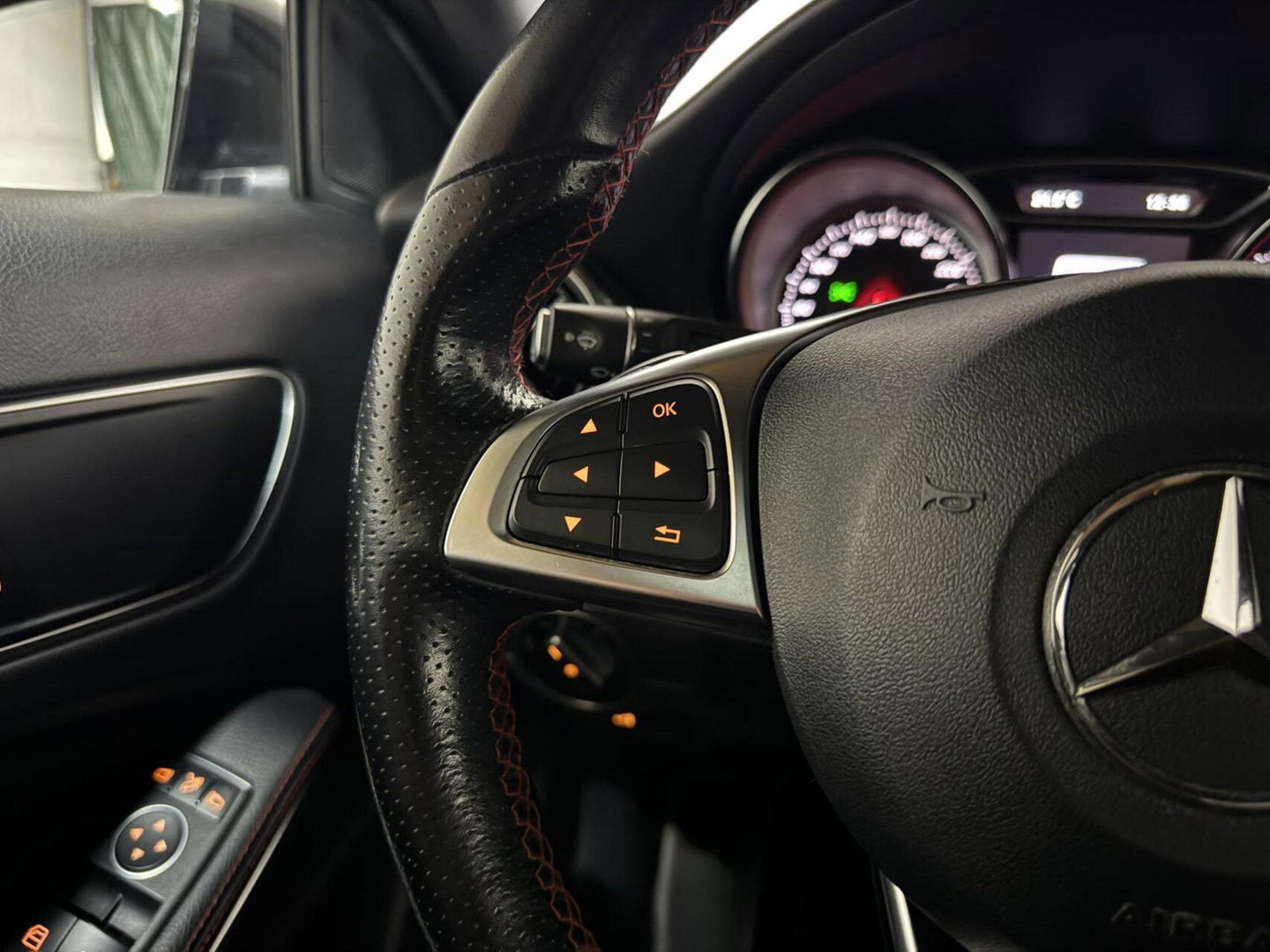 Mercedes-Benz GLA AMG Pano Clima Camera Cruise NAP