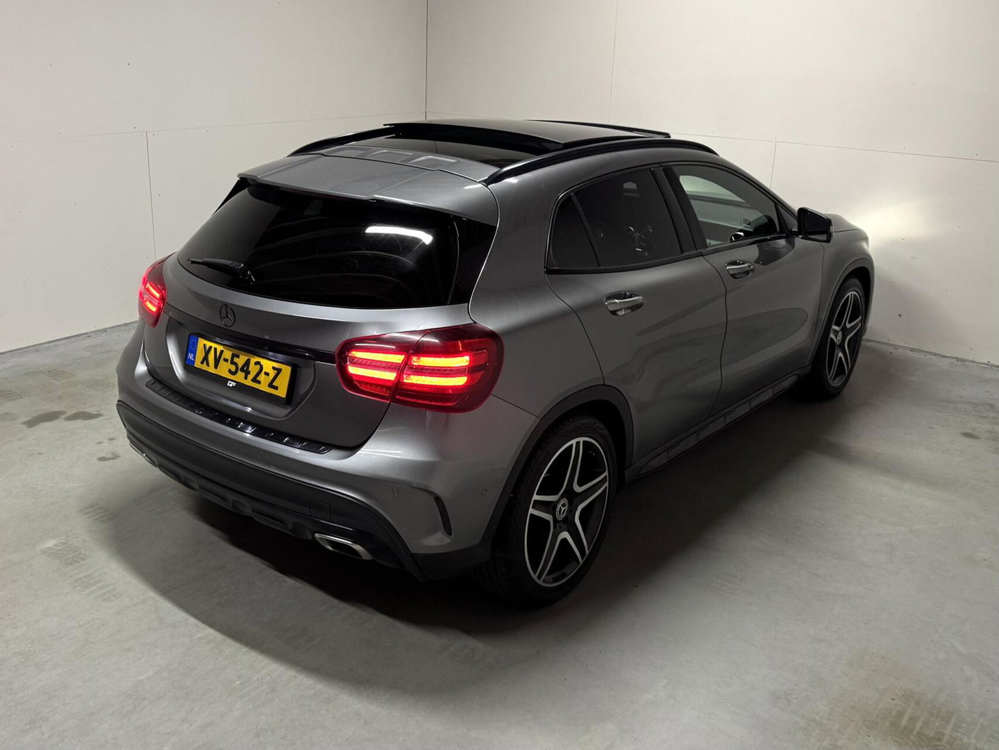 Mercedes-Benz GLA AMG Pano Clima Camera Cruise NAP