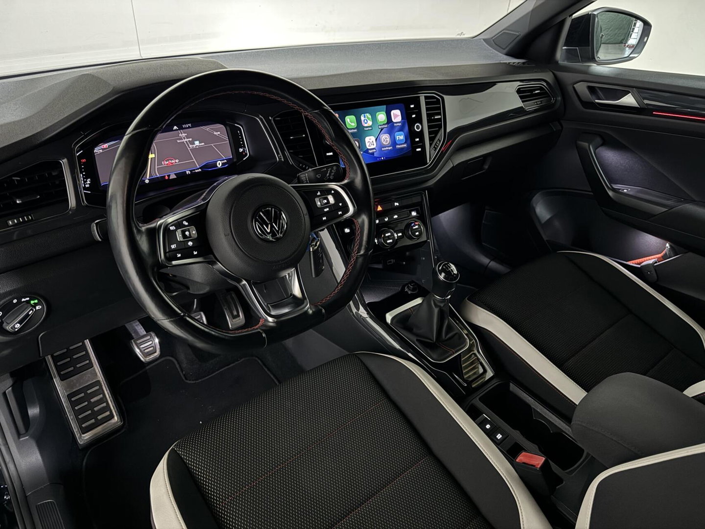 Volkswagen T-Roc Sport Virtual ACC Carplay 116PK NAP