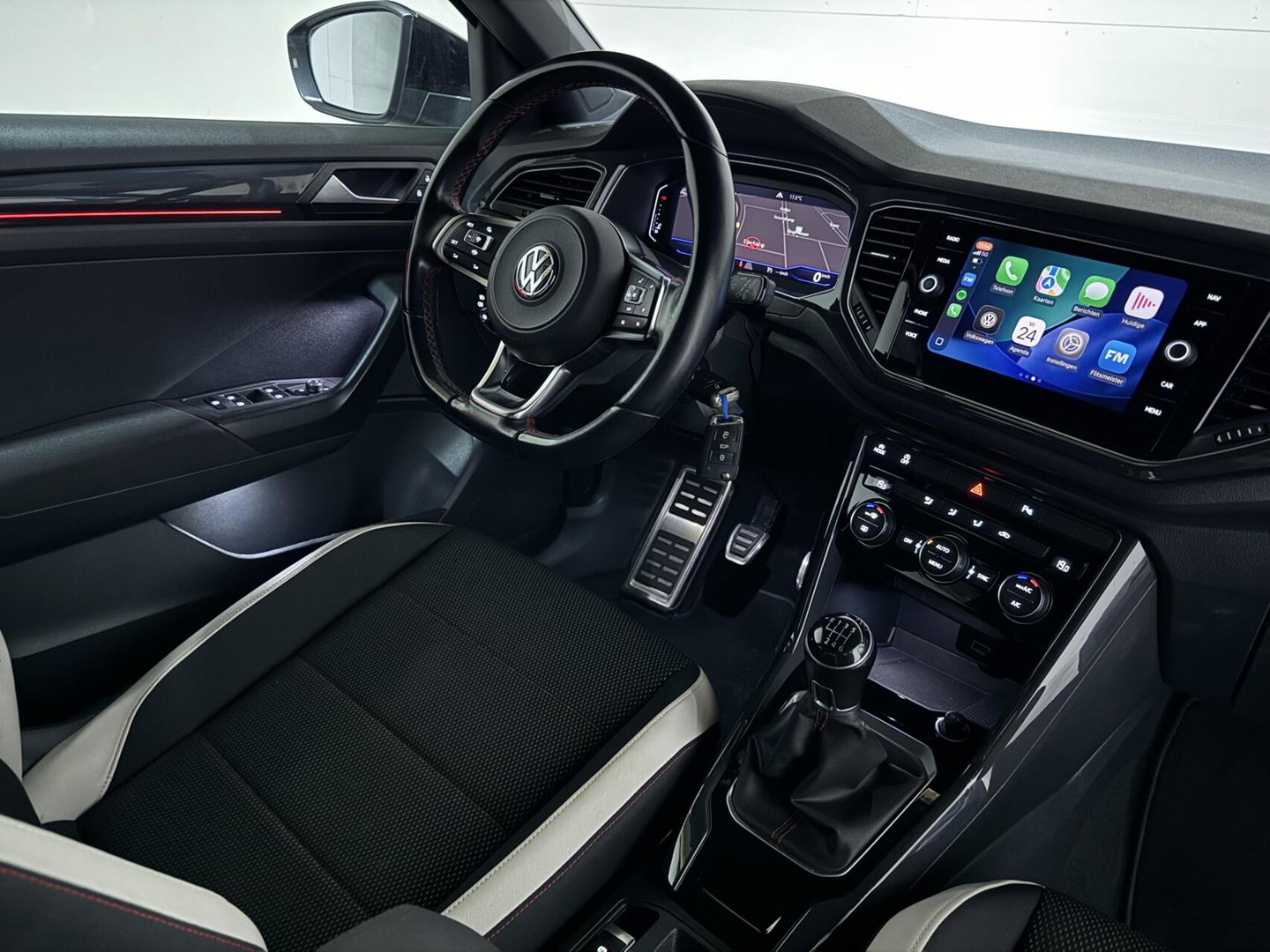 Volkswagen T-Roc Sport Virtual ACC Carplay 116PK NAP