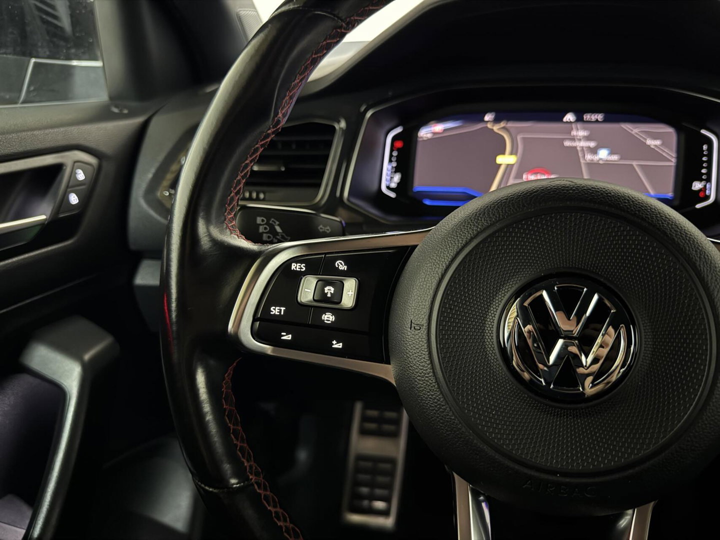 Volkswagen T-Roc Sport Virtual ACC Carplay 116PK NAP