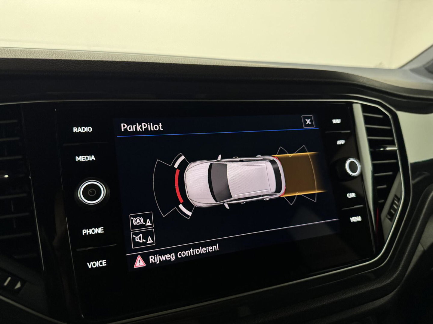 Volkswagen T-Roc Sport Virtual ACC Carplay 116PK NAP