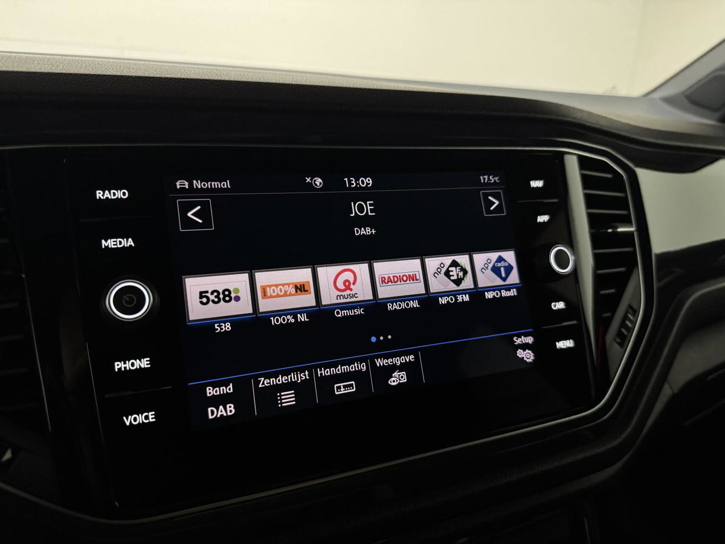 Volkswagen T-Roc Sport Virtual ACC Carplay 116PK NAP