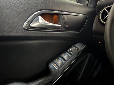 Mercedes-Benz A-Klasse Edition AMG Carplay Cruise Camera NAP