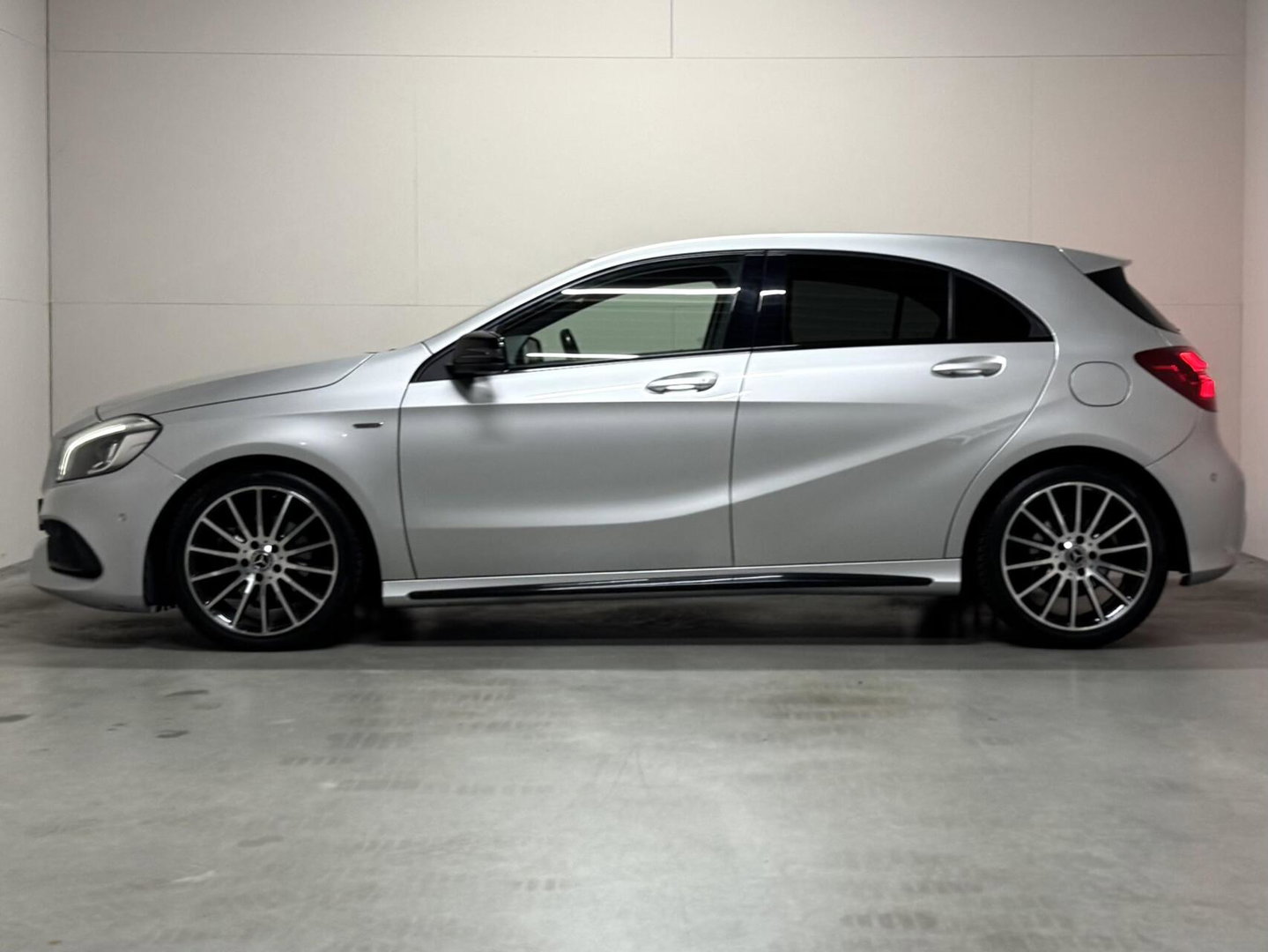 Mercedes-Benz A-Klasse Edition AMG Carplay Cruise Camera NAP