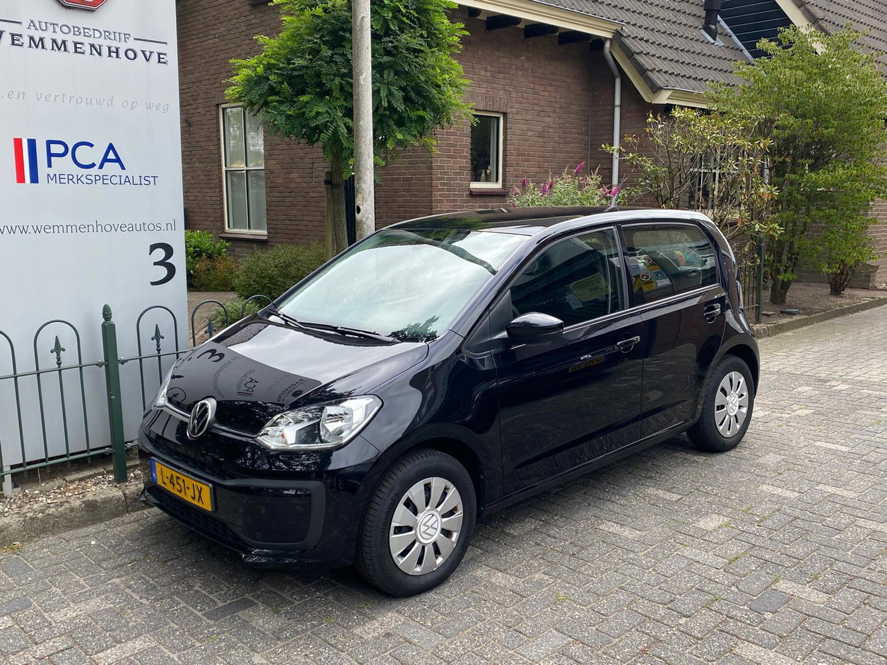 Volkswagen up!