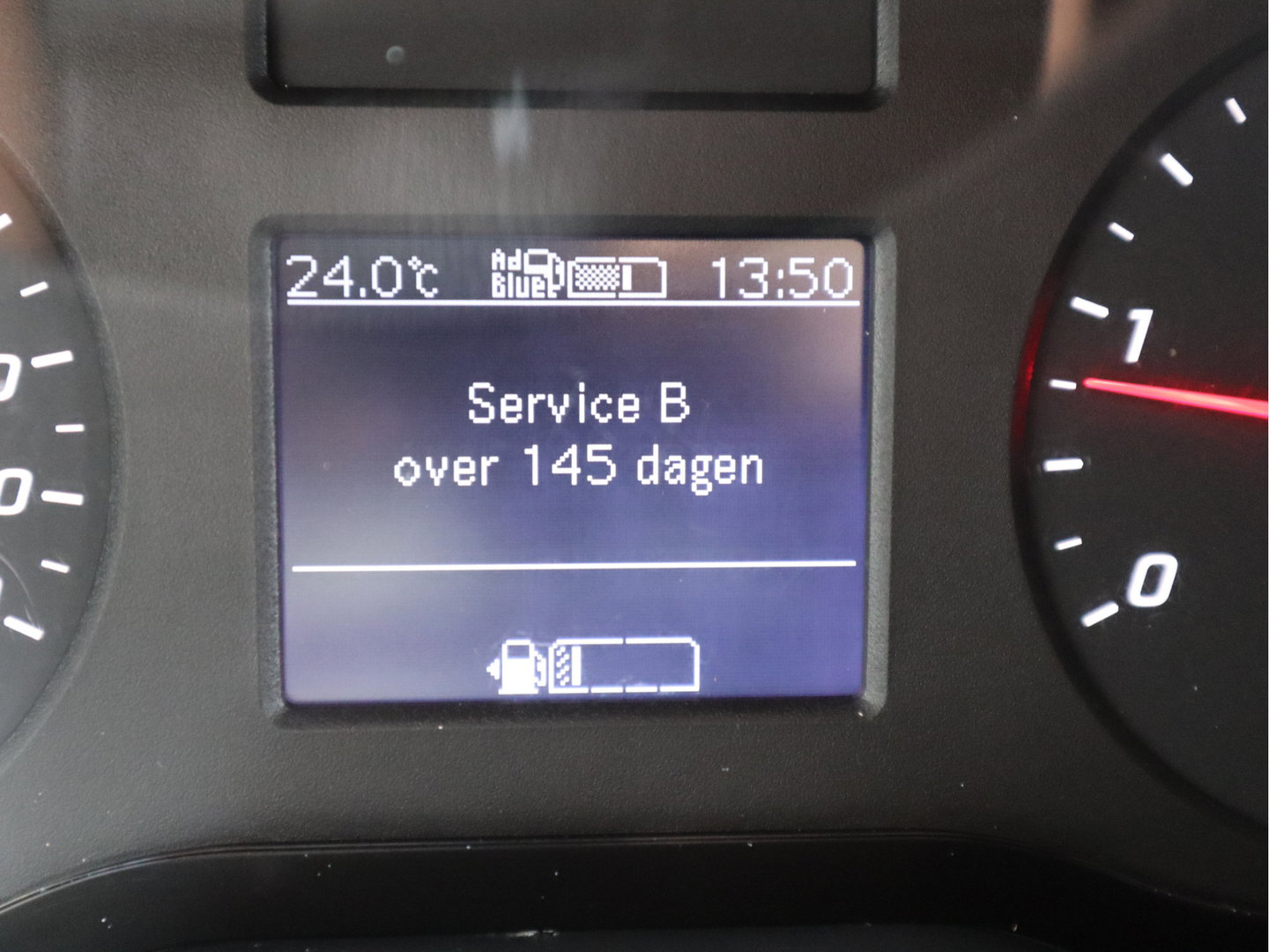 Mercedes-Benz Sprinter 315 CDI 150 pk L2H2 Mbux - Camera - Bankje