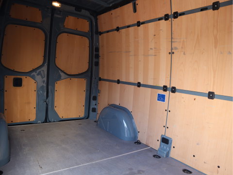 Mercedes-Benz Sprinter 315 CDI 150 pk L2H2 Mbux - Camera - Bankje