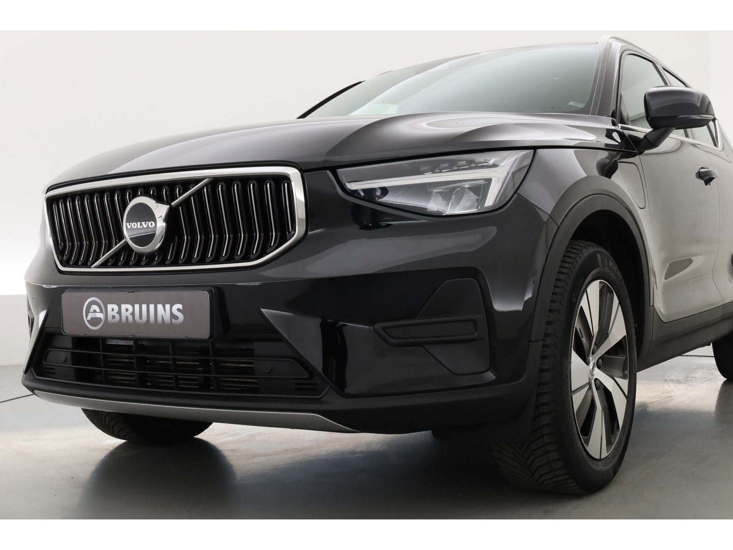 Volvo XC40 1.5 T4 Plug-in hybrid Plus Bright | Prijs rijklaar | Facelift | trekhaak | H&K Audio | carplay | stoel & stuur verwarming | Memory |