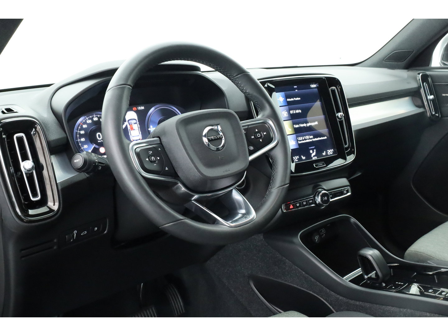 Volvo XC40 1.5 T4 Plug-in hybrid Plus Bright | Prijs rijklaar | Facelift | trekhaak | H&K Audio | carplay | stoel & stuur verwarming | Memory |